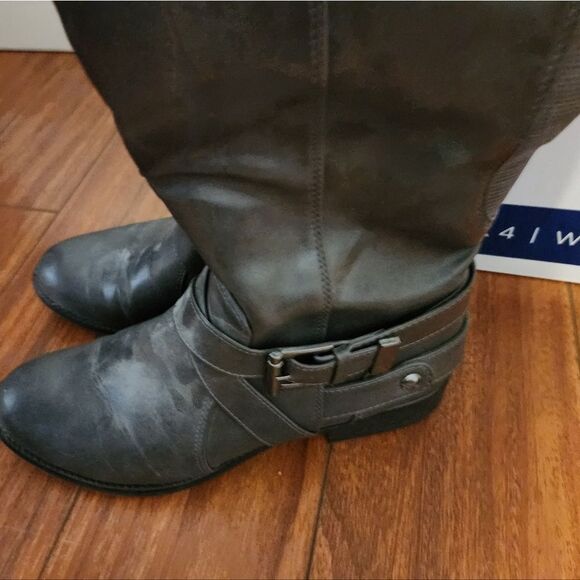 Life Stride Shoes - Like New Gray‎ Riding Calf Boots. Trendy Cute Comfy. Size 7. Never Worn.